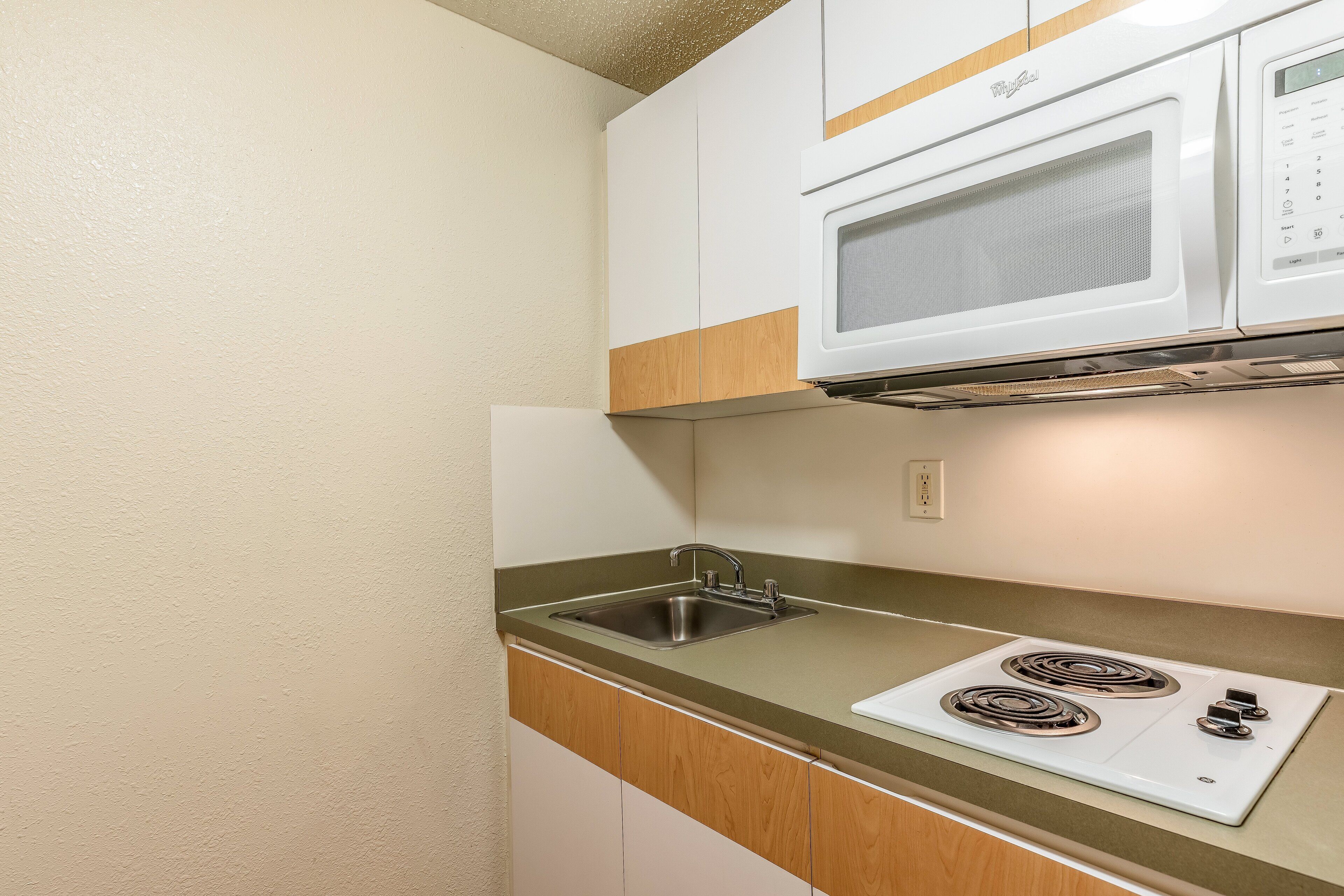 Foto - HomeTowne Studios by Red Roof Orlando - Casselberry