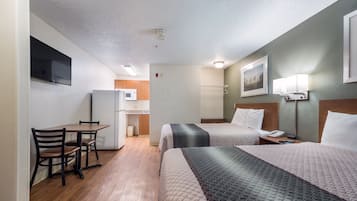 Escritorio, wifi gratis, ropa de cama