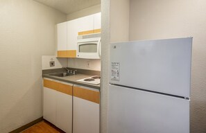 Escritorio, wifi gratis, ropa de cama