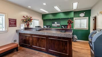 Lobby lounge