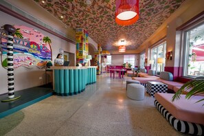 Reception - Viajero Miami (Miami Beach)