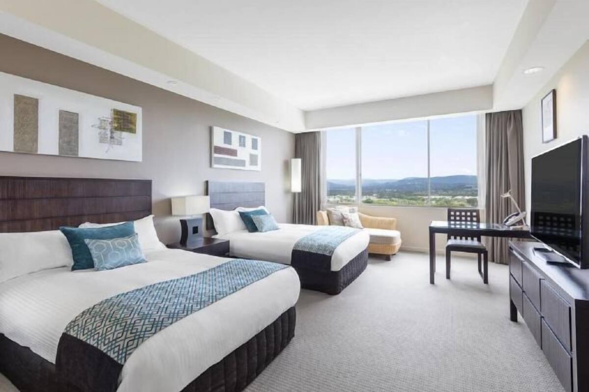 Pillowtop beds, minibar, in-room safe, desk