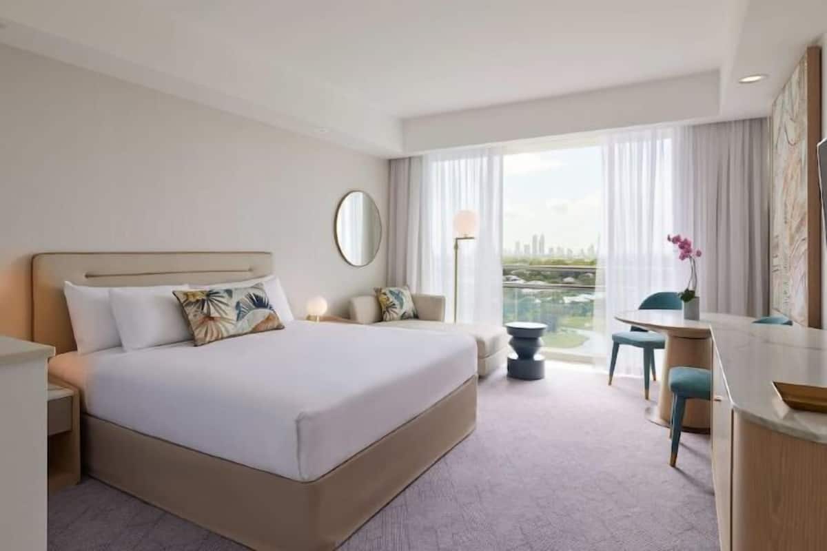 Pillowtop beds, minibar, in-room safe, desk