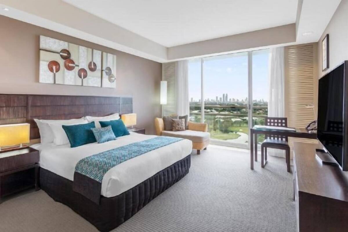Pillowtop beds, minibar, in-room safe, desk