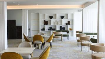 Executive King Room | Executive lounge
