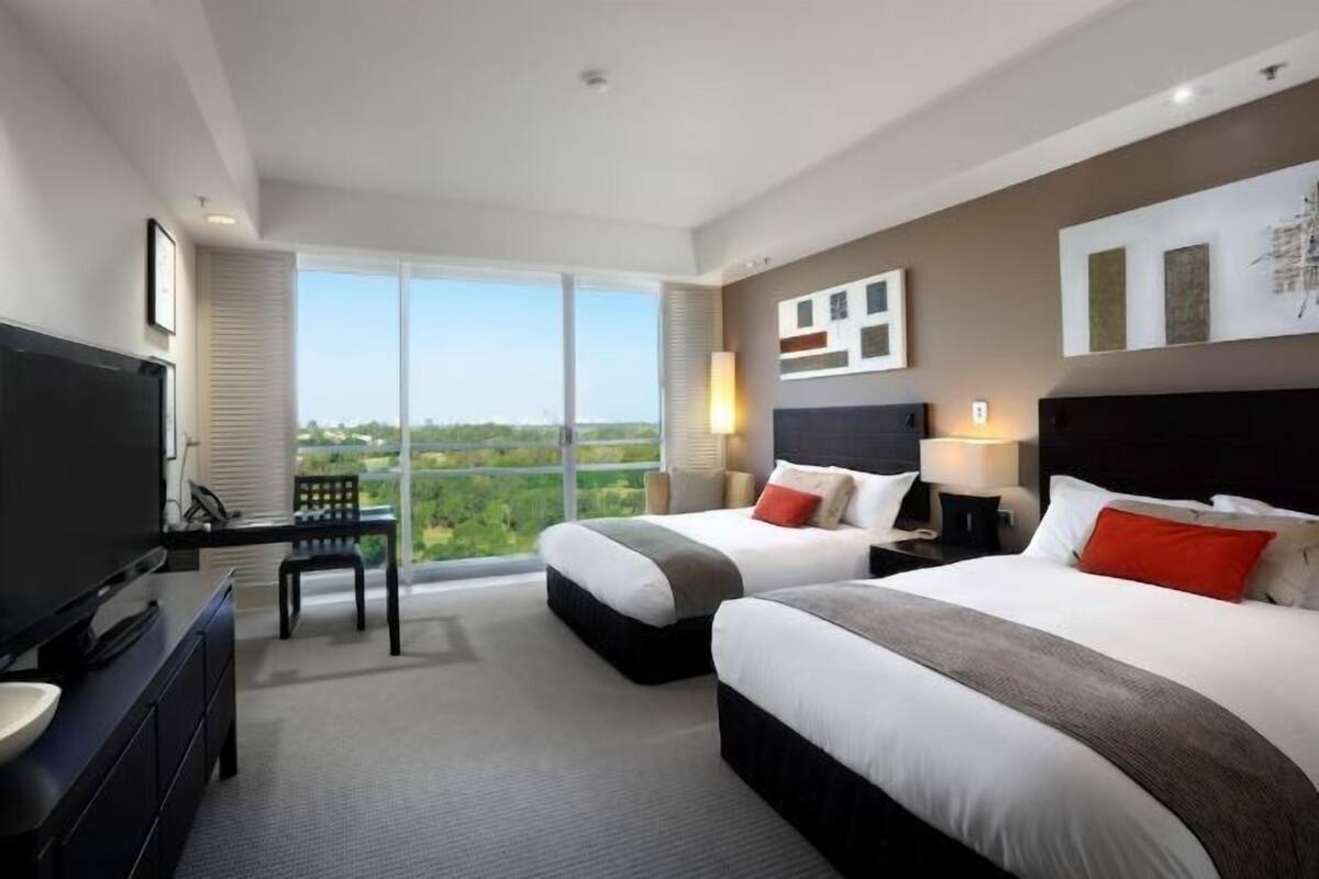 Pillowtop beds, minibar, in-room safe, desk