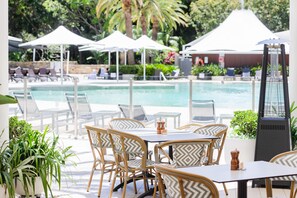 4 restaurants, breakfast, dinner served; Italian cuisine