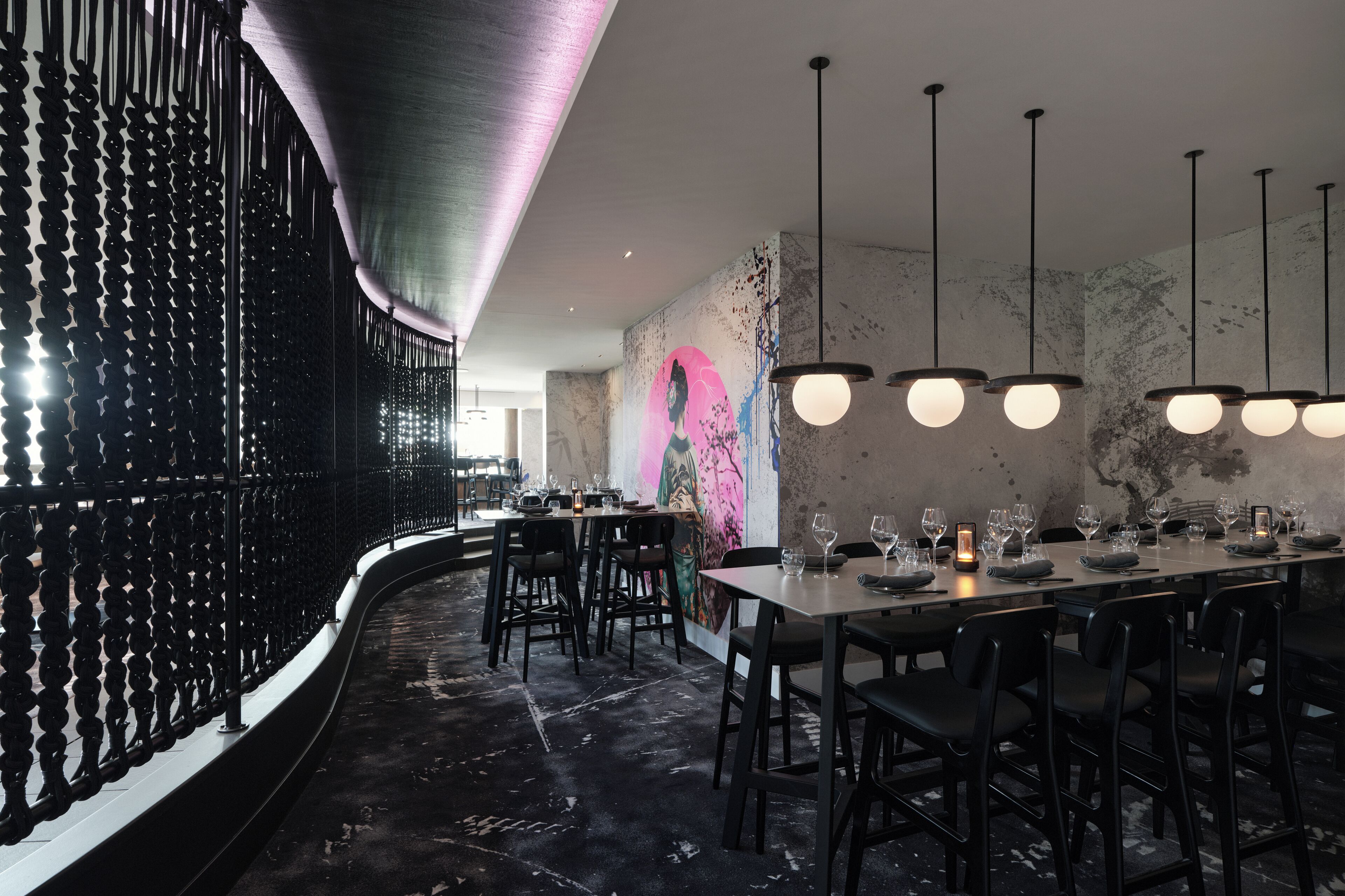 4 restaurants, breakfast, dinner served; italian cuisine