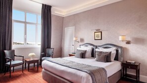 Ropa de cama de alta calidad y minibar