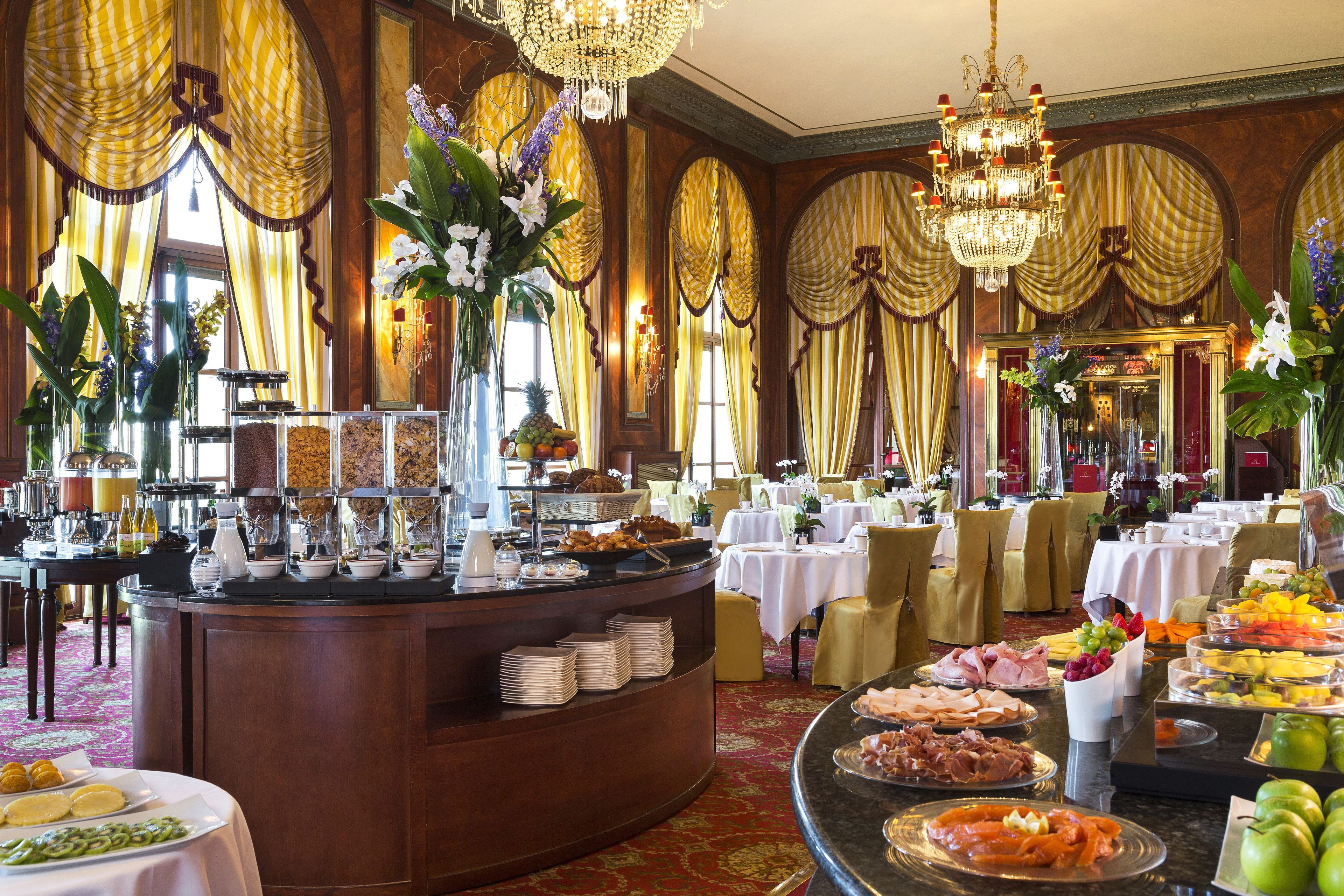 daily buffet breakfast for a fee