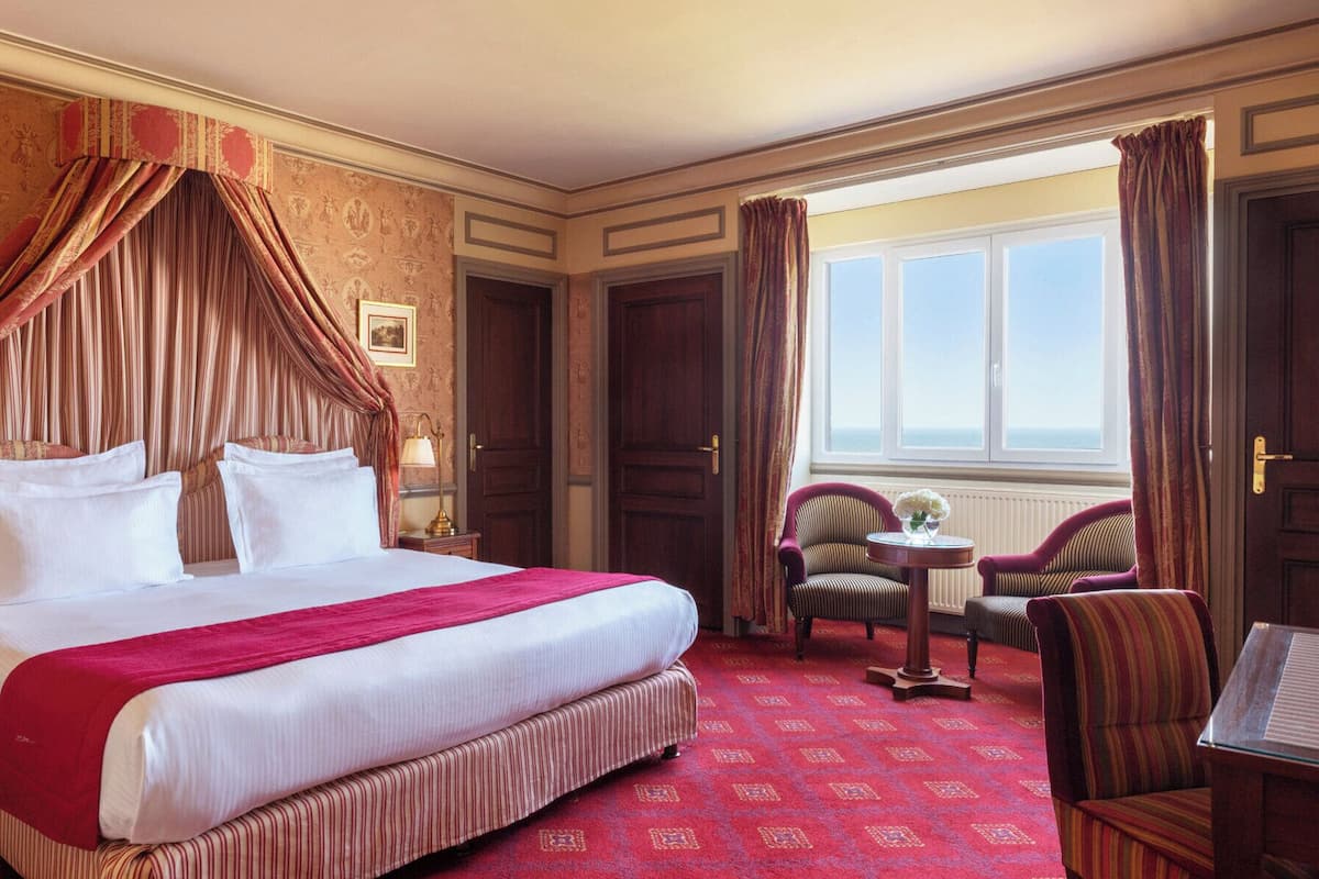 1 Schlafzimmer, hochwertige Bettwaren, Minibar, Zimmersafe