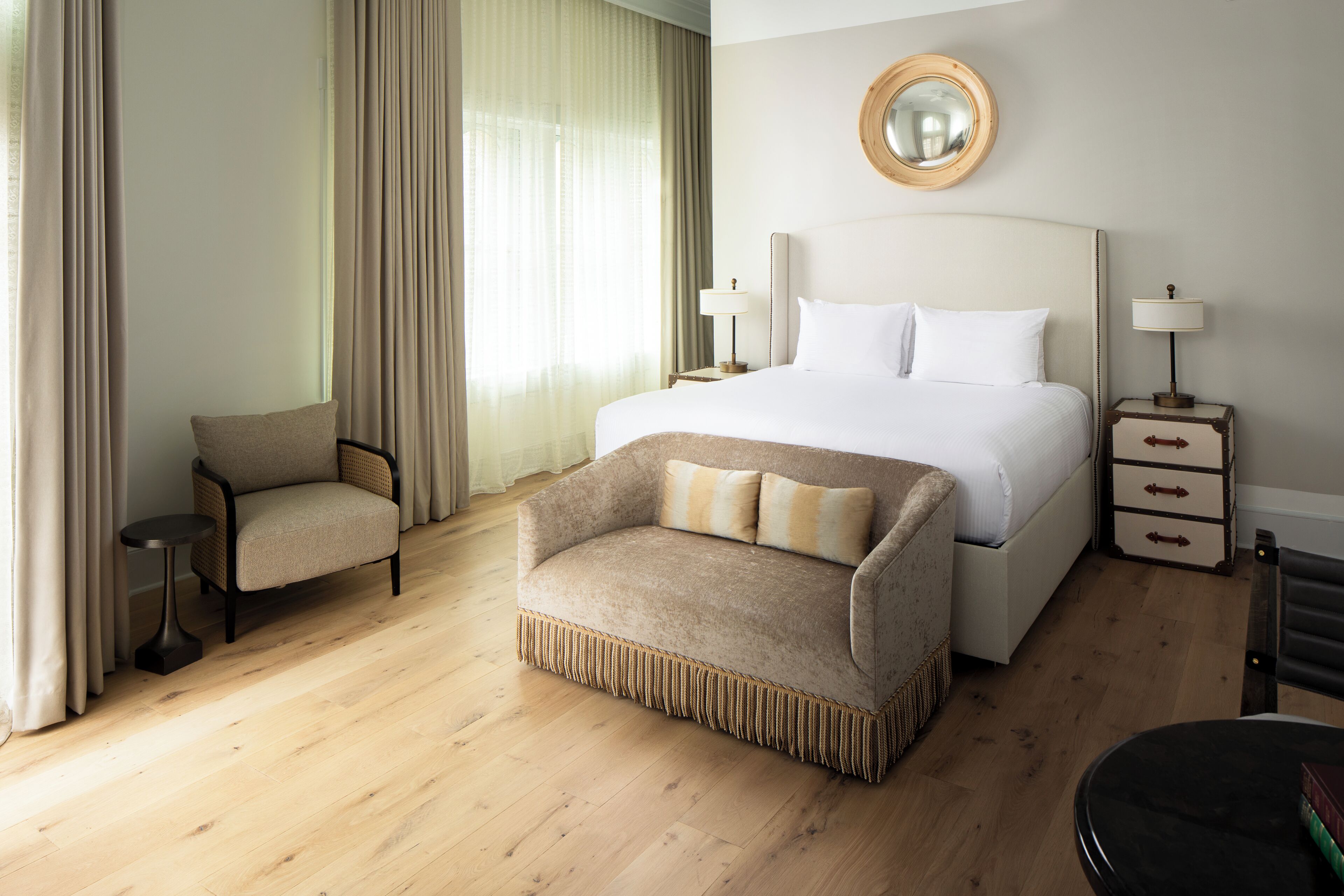 Suite, Balcony (Renaissance) | Hypo-allergenic bedding available, pillowtop beds, minibar, in-room safe