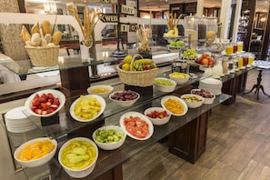 Free daily buffet breakfast