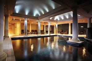 Couples treatment rooms, sauna, hot tub, steam room, body treatments