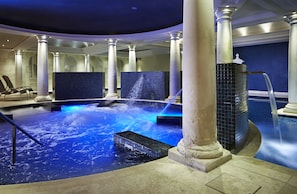 Indoor spa tub