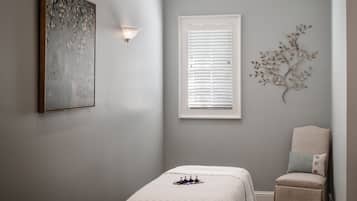 Couples treatment rooms, sauna, steam room, body treatments