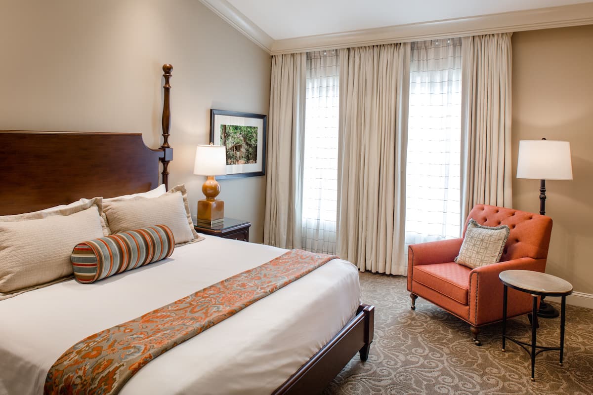 Premium bedding, pillowtop beds, in-room safe, iron/ironing board