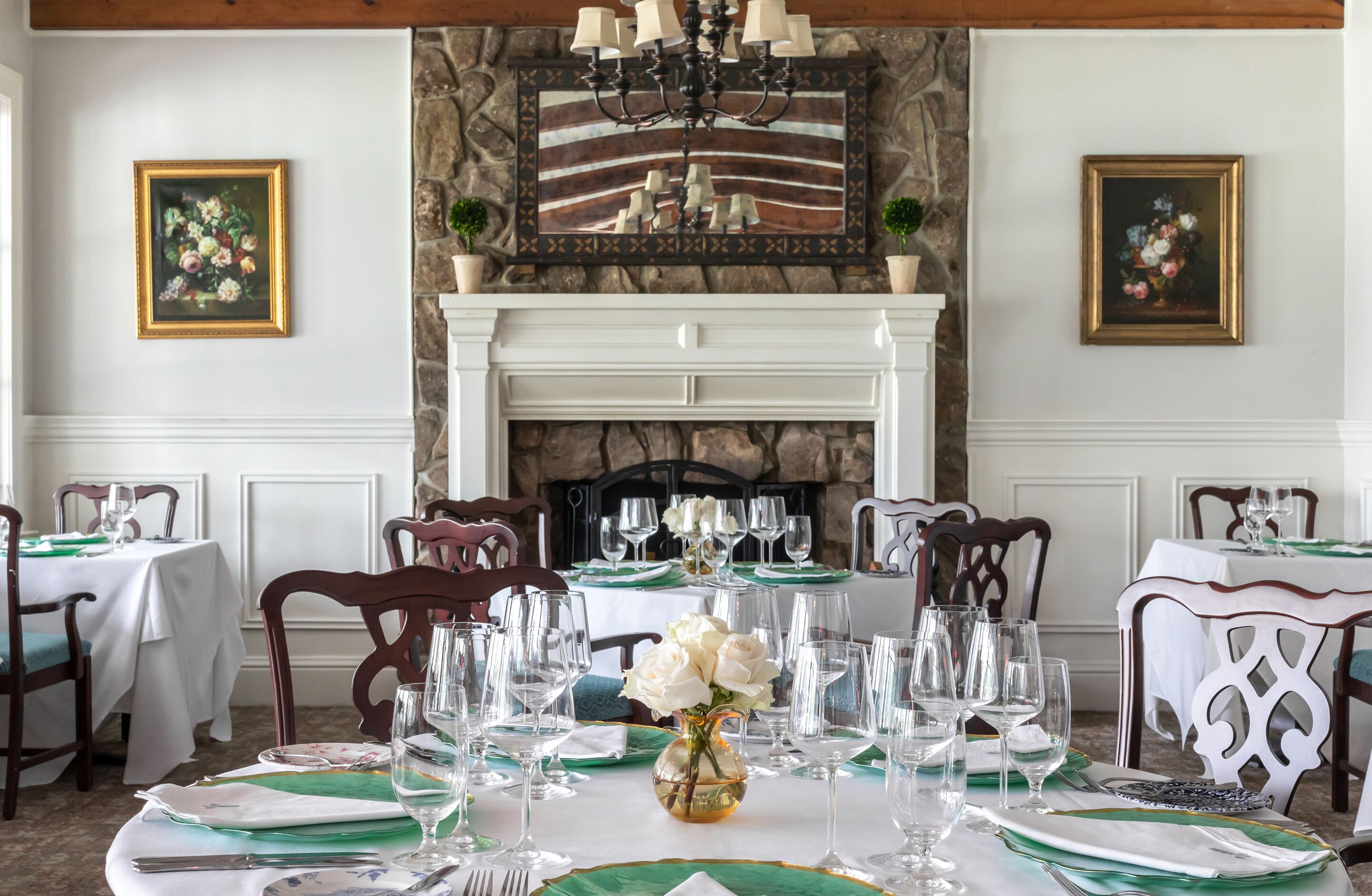 3 restaurants, breakfast, lunch, dinner served; american cuisine