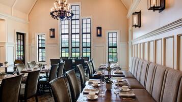 3 restaurants, breakfast, lunch, dinner served; American cuisine