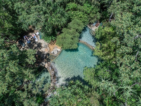 2 outdoor pools, pool loungers