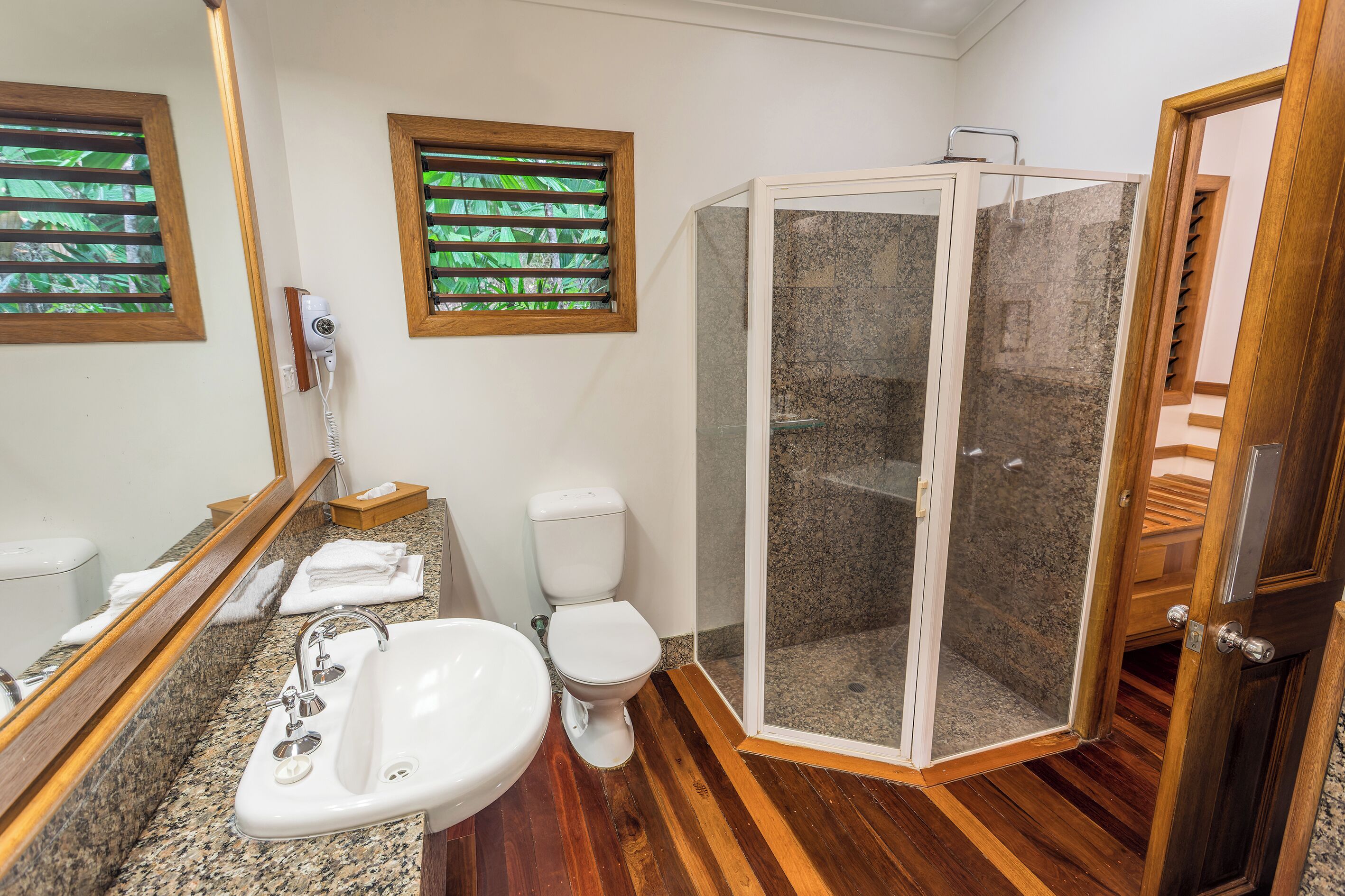 separate bathtub and shower, free toiletries, hair dryer, towels