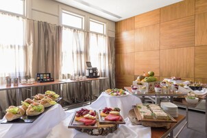 Desayuno buffet incluido todos los días 