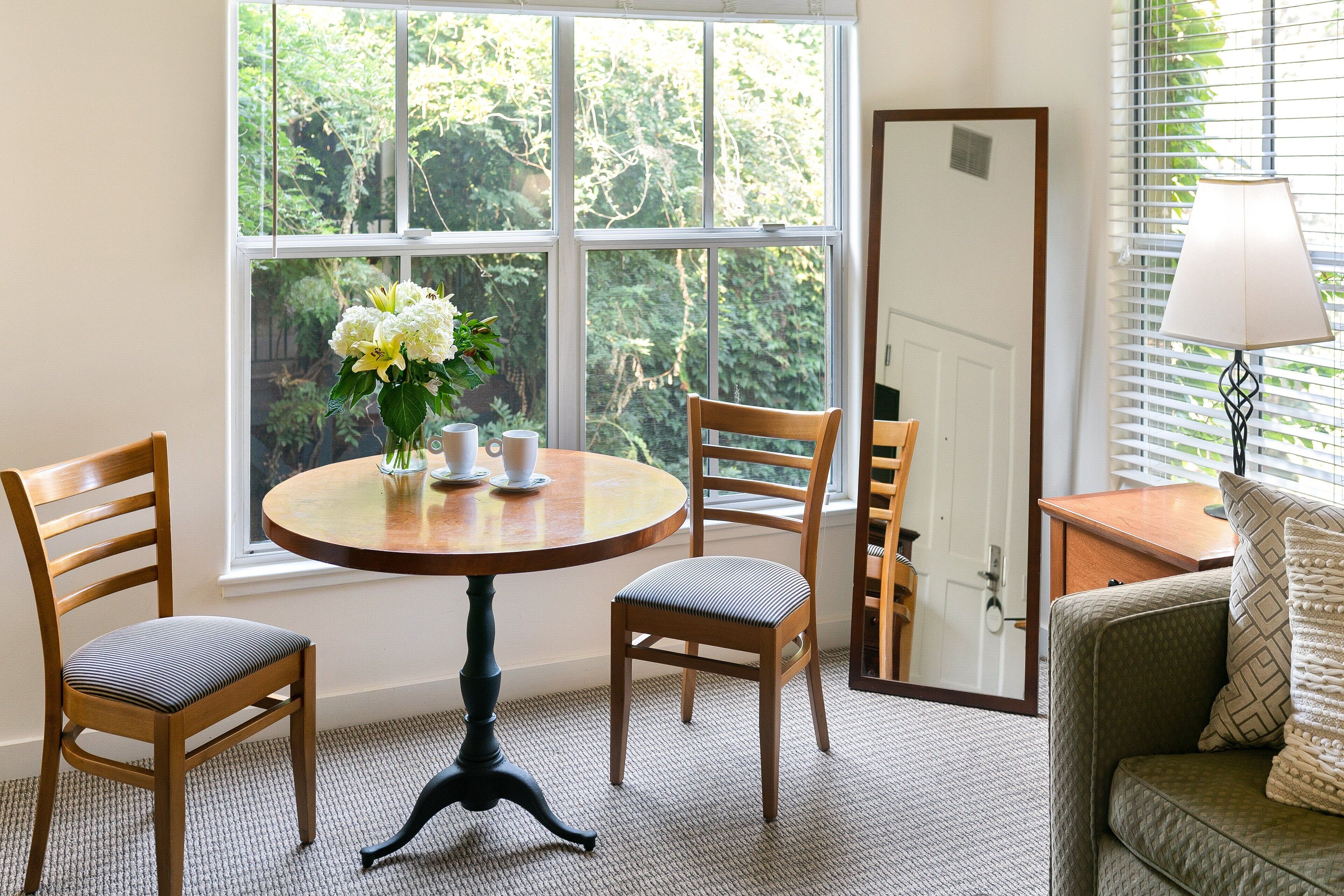 premium bedding, down duvets, in-room safe, desk