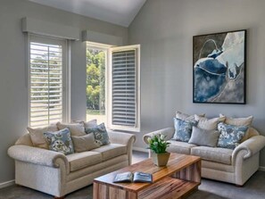 Room (Vineyard Residence) | Living room | 43-inch Smart TV with satellite channels, TV