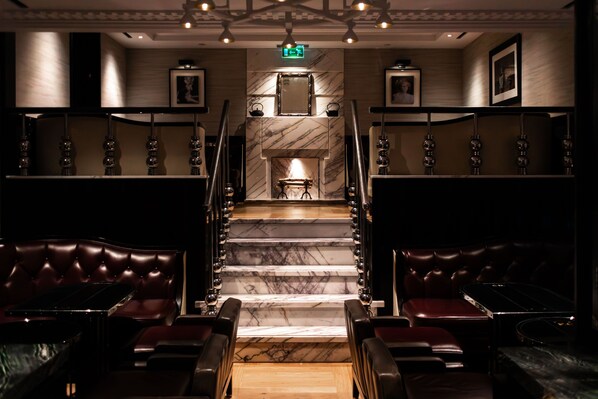 2 restaurants, breakfast, lunch, dinner served; American cuisine