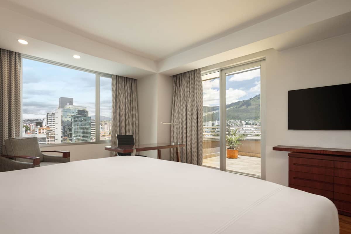 Suite, 1 King Bed, Terrace, City View (Corner)