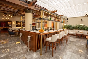 4 restaurants; breakfast, lunch, dinner, and brunch served - JW Marriott Quito (Quito)