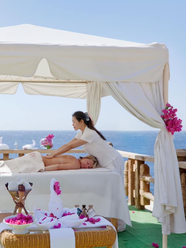Couples treatment room(s), sauna, Turkish bath/hammam, body treatments