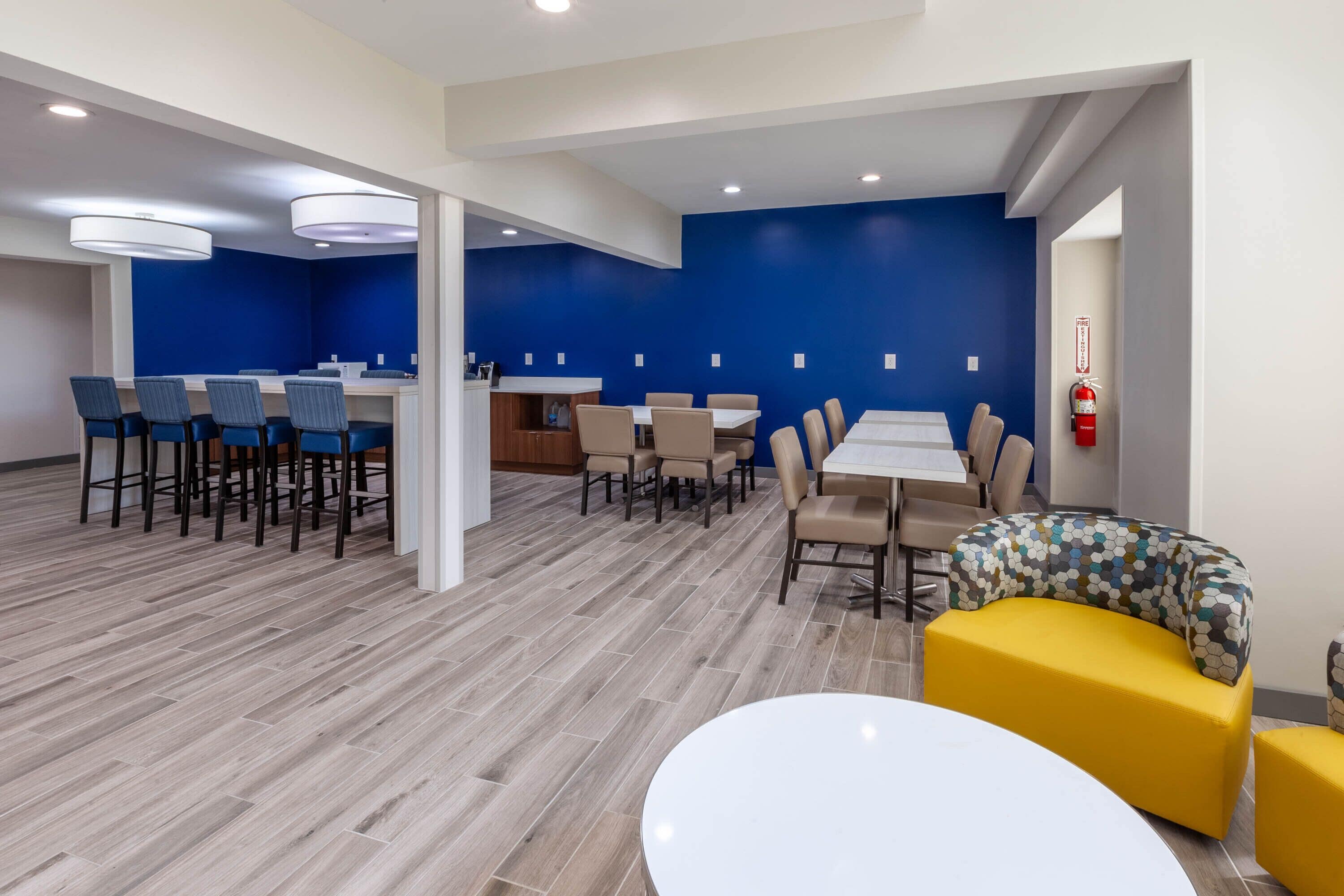 Free continental breakfast 