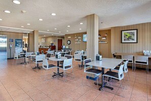 Lobby - Microtel Inn by Wyndham Dry Ridge (Dry Ridge)