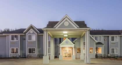 Boarders Inn & Suites by Cobblestone Hotels - Brush