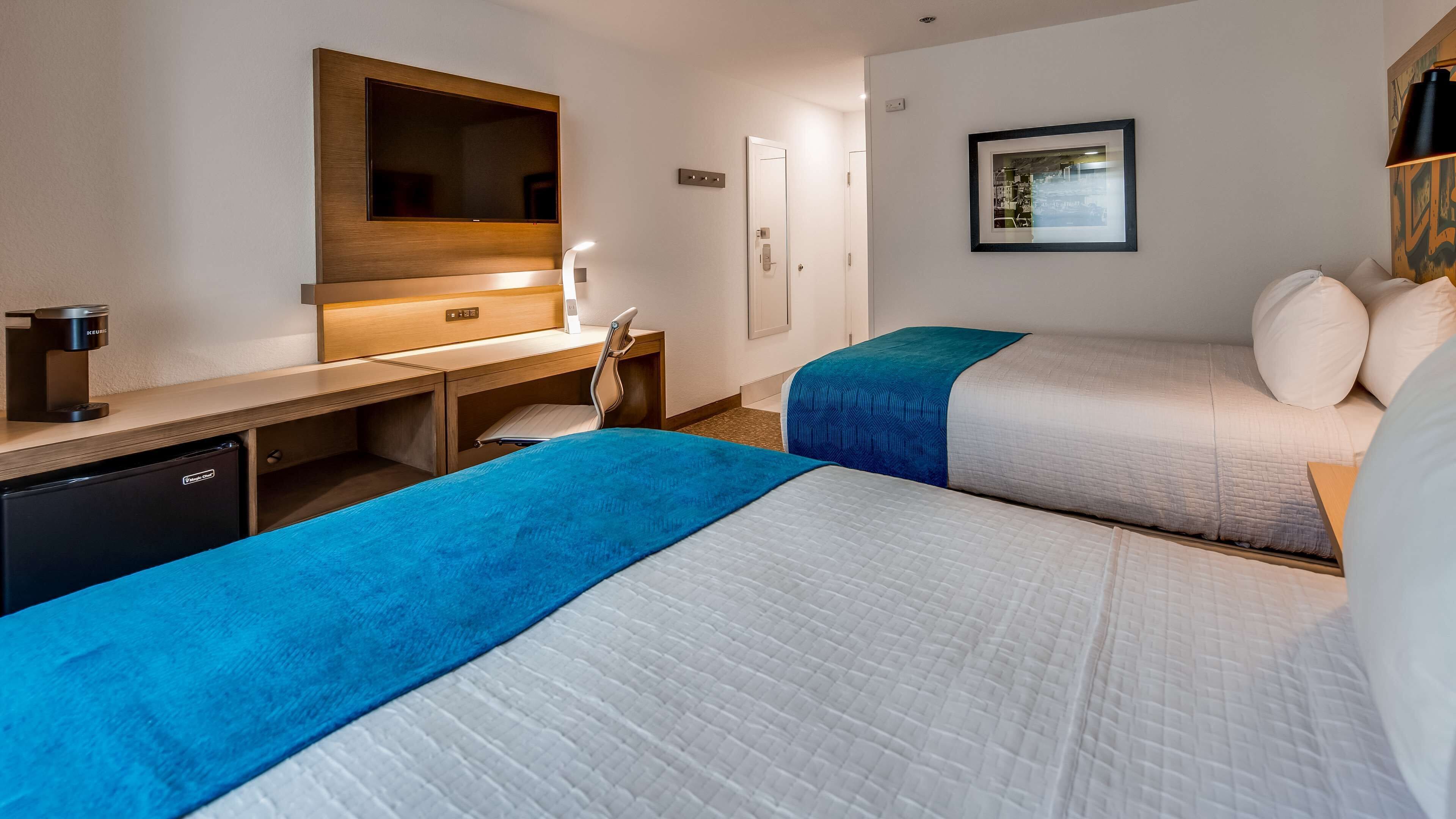 premium bedding, pillow-top beds, in-room safe, desk