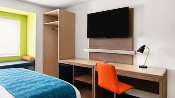 Standard Room, 1 King Bed, Non Smoking, Refrigerator | Premium bedding, pillowtop beds, in-room safe, desk