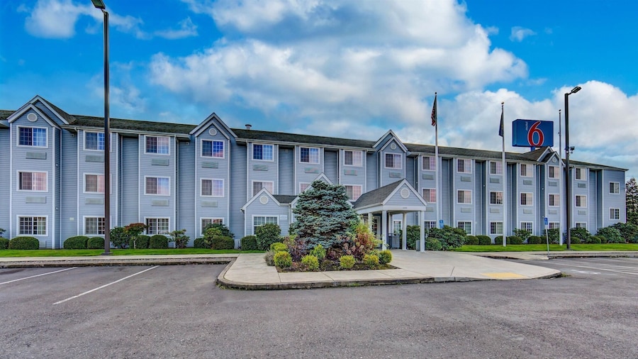 Motel 6 Sutherlin, OR