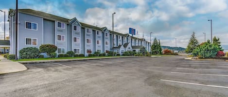 Vista frontal de la propiedad