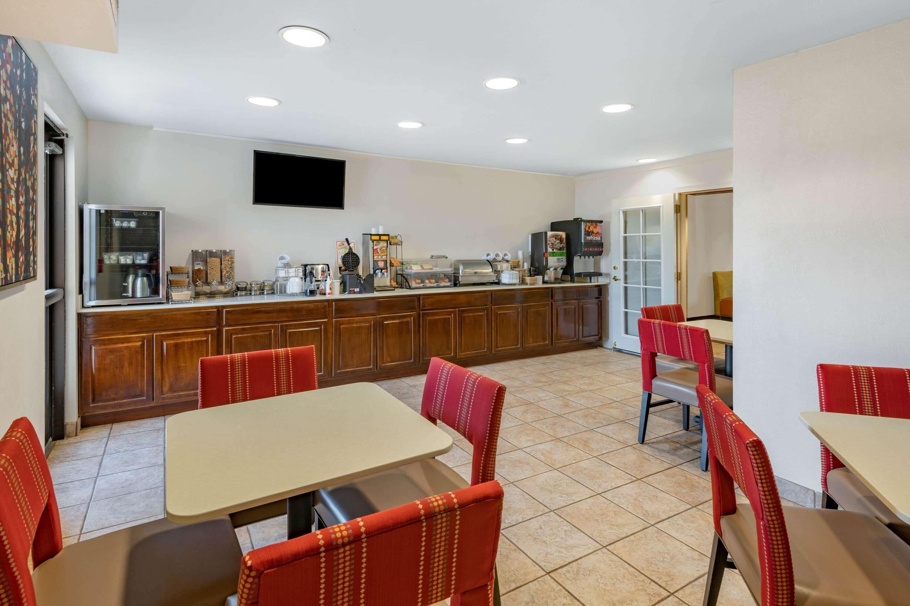 Free daily buffet breakfast