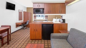 Business center - Microtel Inn & Suites by Wyndham Green Bay (Green Bay)