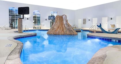 Microtel Inn & Suites by Wyndham Green Bay