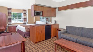 Room - Microtel Inn & Suites by Wyndham Green Bay (Green Bay)