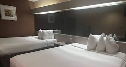 Microtel Inn & Suites by Wyndham Houston