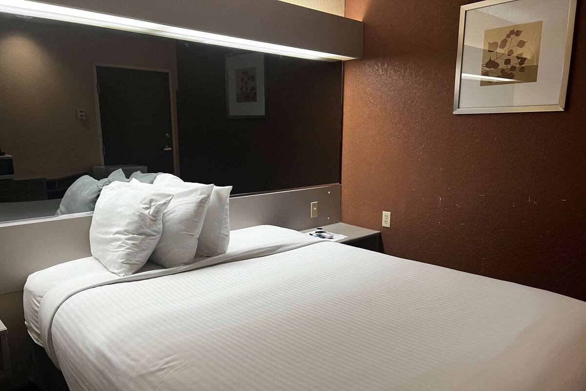 Desk, laptop workspace, cribs (free), rollaway beds (free)