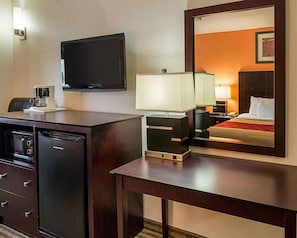 Desk, iron/ironing board, rollaway beds, free WiFi