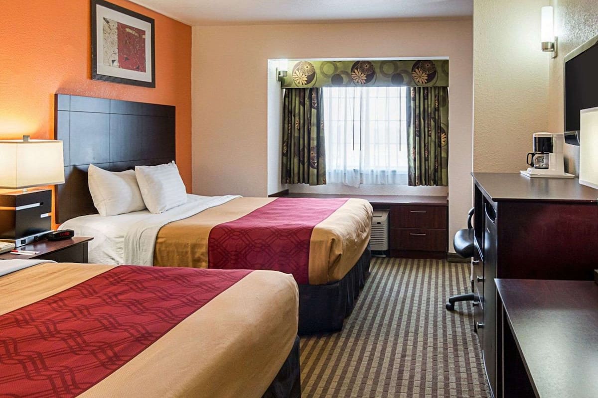 Desk, iron/ironing board, rollaway beds, free WiFi