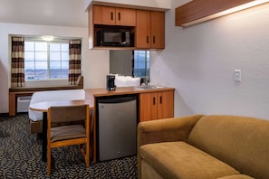Studio Suite, 1 King Bed, Non Smoking | Premium bedding, pillow-top beds, individually furnished, desk