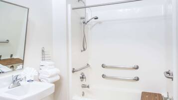 Ducha y bañera combinadas y bañera profunda