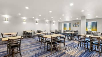 Free daily continental breakfast